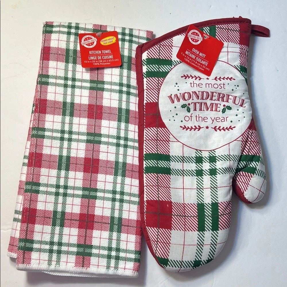 Festive Red and Green Kitchen Towel and Oven Mitt Set